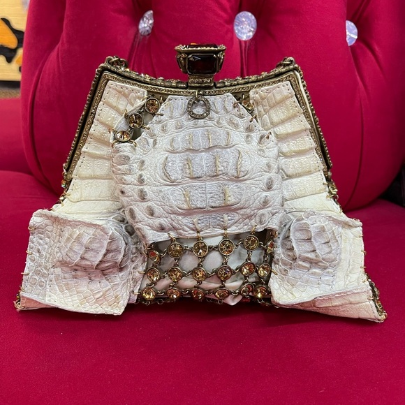 Rare Clara Kasavina Beige & Crystals Crocodile Katrina handbag with chain - Picture 9 of 14